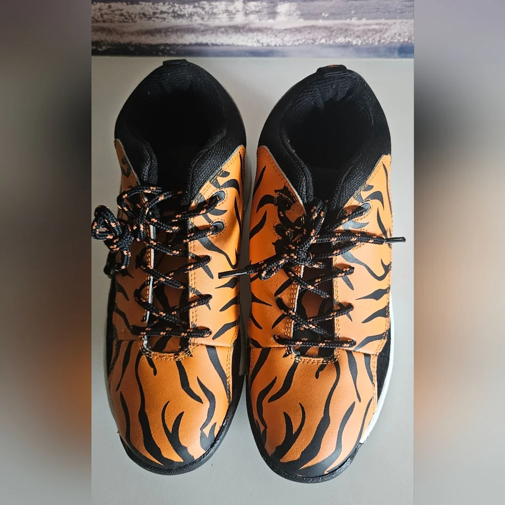 NWOT TCG Tiger Print Athletic Shoes